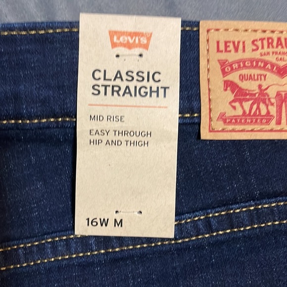 Levi’s Classic Straight, BNWT, Dark Wash - Picture 2 of 2